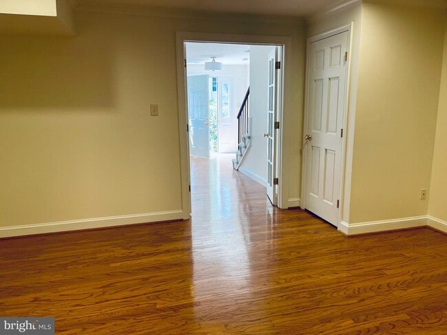 Building Photo - 32 Fendall Ave