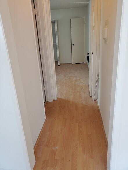 hallway - 2511 Abbot Kinney Blvd