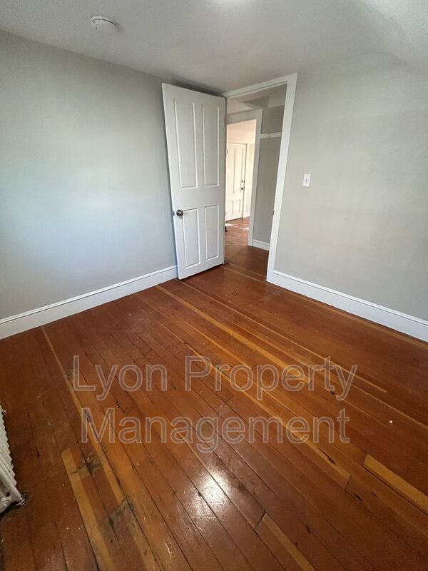 Building Photo - 44 7th St