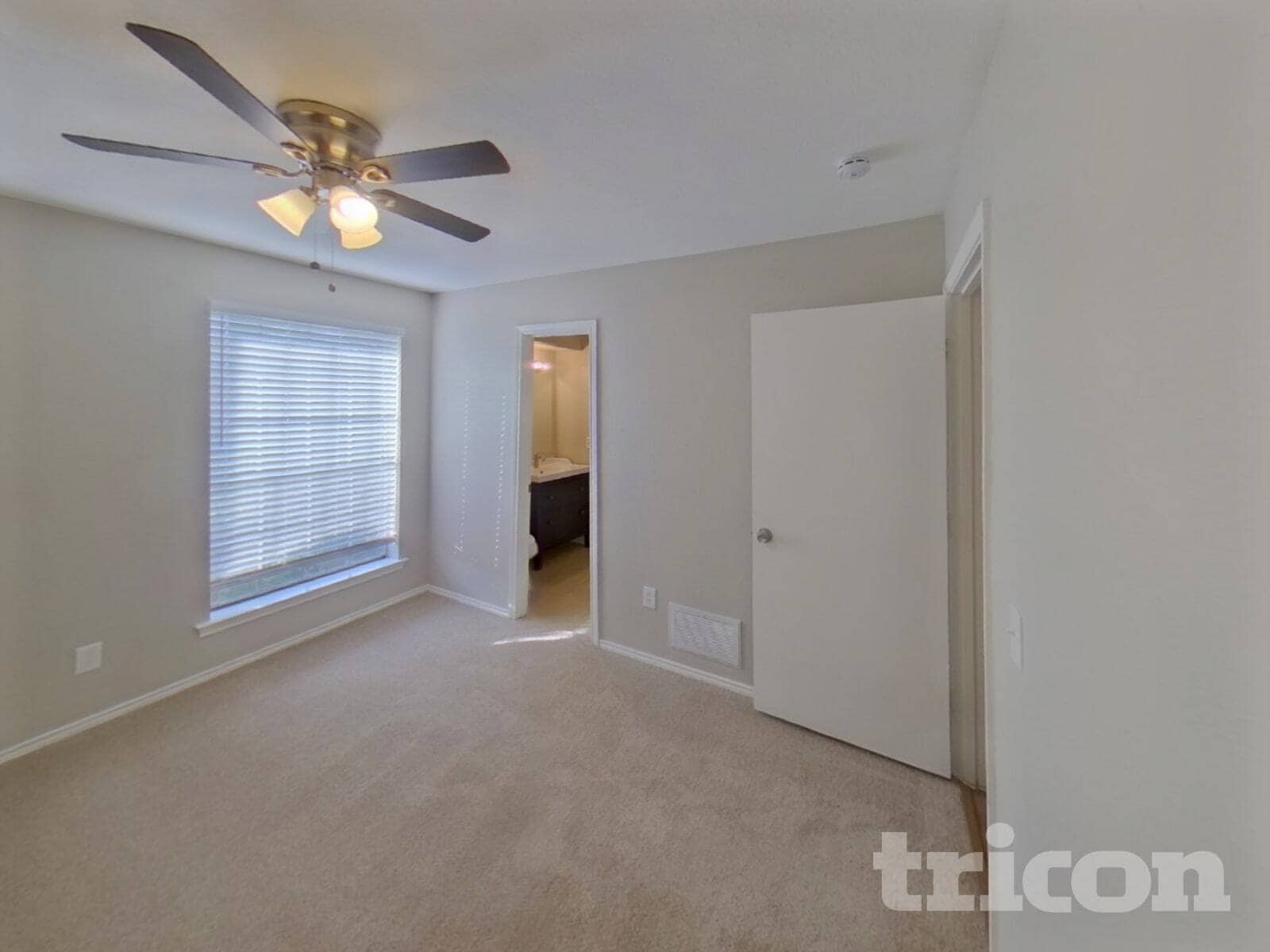 Building Photo - 600 Spring Willow Dr