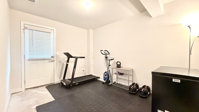 Building Photo - 1546 Aspire St
