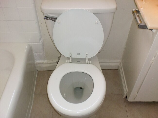 Building Photo - 17433 Vanowen St