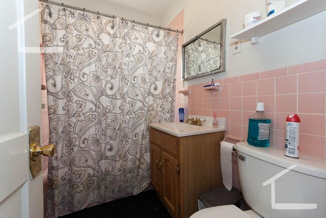 Building Photo - HOT BRIGHTON LISTING!!!!