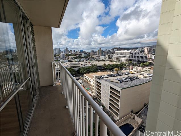 Building Photo - 750 Amana St