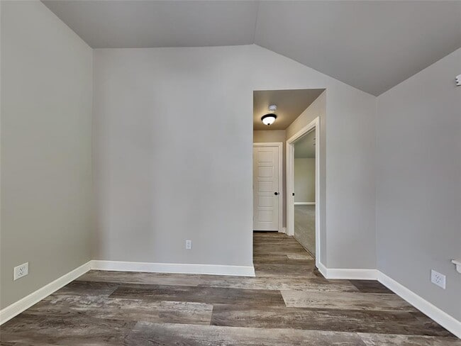 Building Photo - 460 Nest Cir