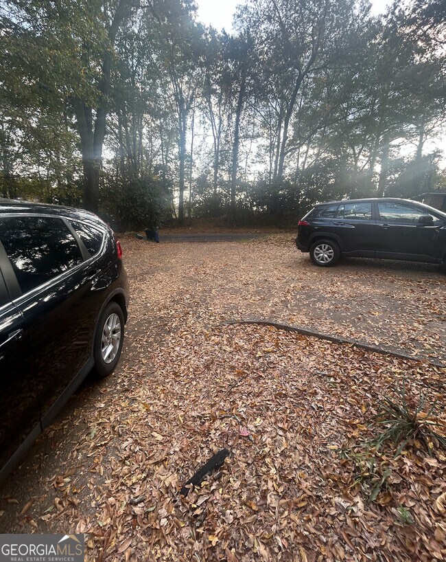 Building Photo - 215 Hodgson Dr