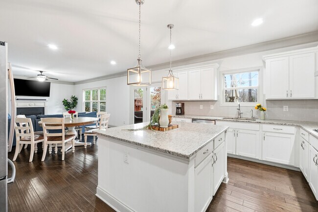 Building Photo - 212 Man O War Ct