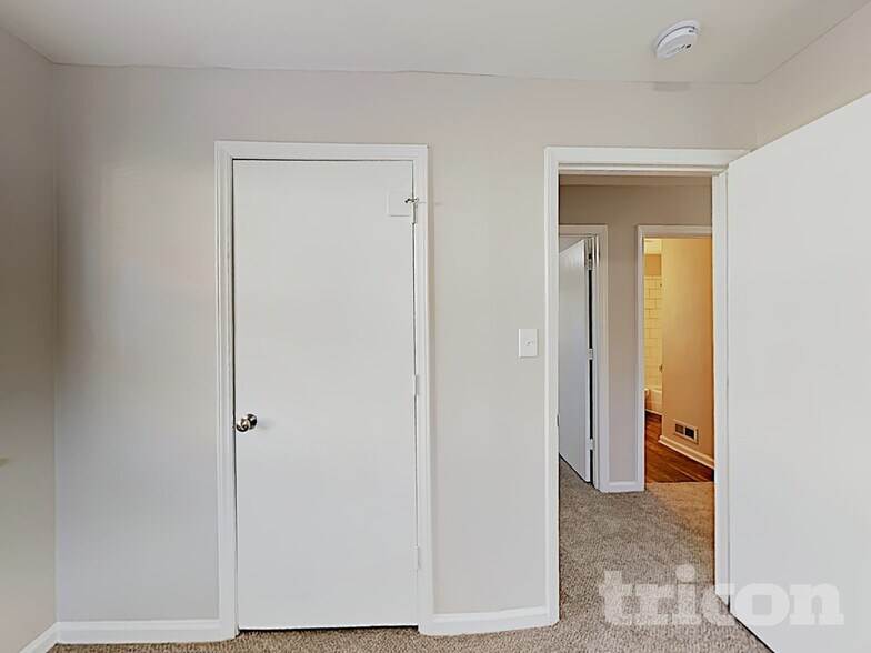 Building Photo - 9421 Spruce Pine Pl