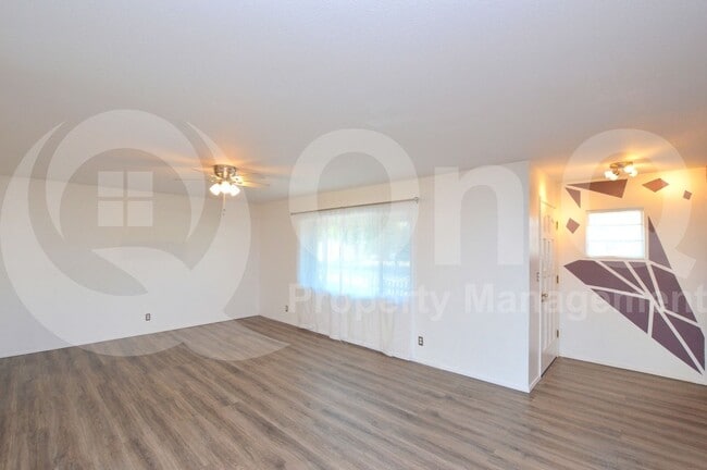 Building Photo - 1305 E Downing St