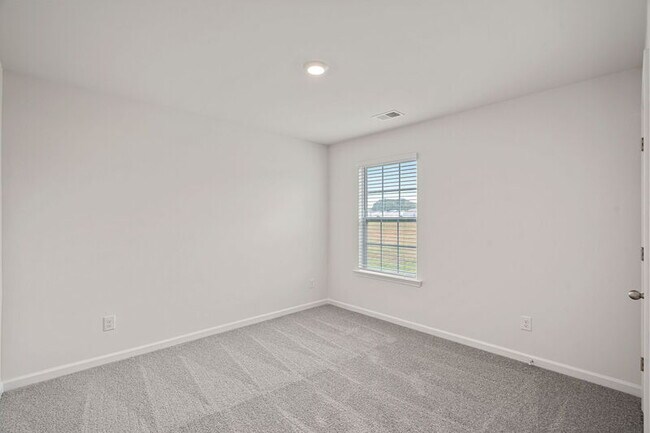 Building Photo - 171 Old Home Rd