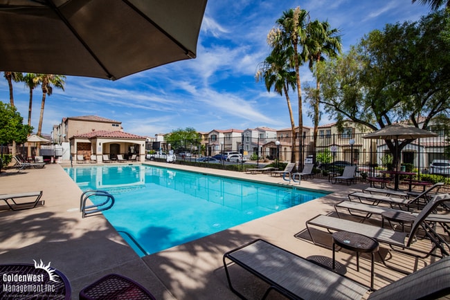 Building Photo - Fabulous 2Bdm 2.5Ba Home With Community Park & Pool.