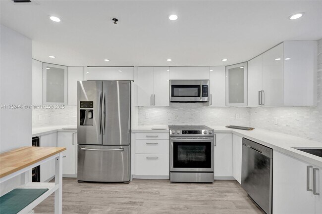 Building Photo - 1201 S Ocean Dr
