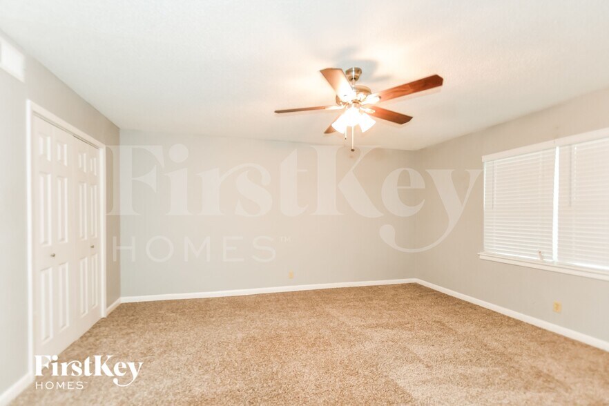 Building Photo - 1020 Mary Dr