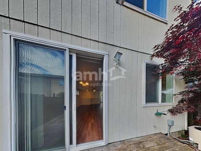 Building Photo - 1318 SW 176th Ter