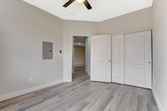 Building Photo - Upgraded First-Floor Condo in a Gated Summ...