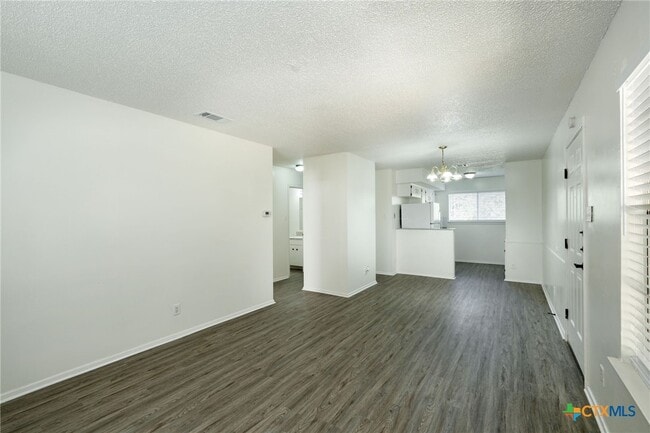 Building Photo - 11410 Pollyanna Ave