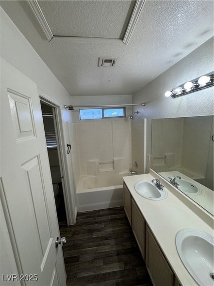 Building Photo - 2721 Pan Pacific Rd