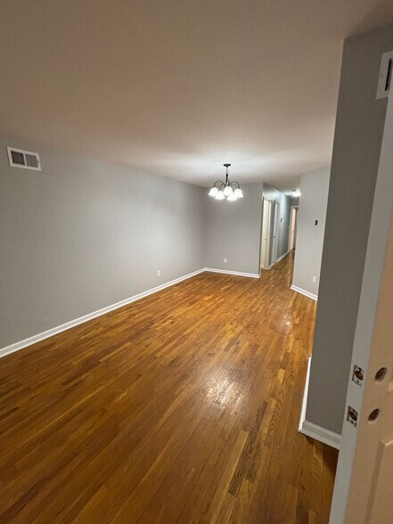 Building Photo - 905 Bergen St