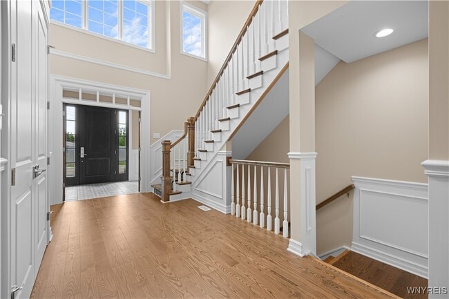 Building Photo - 10 Bentley Dr