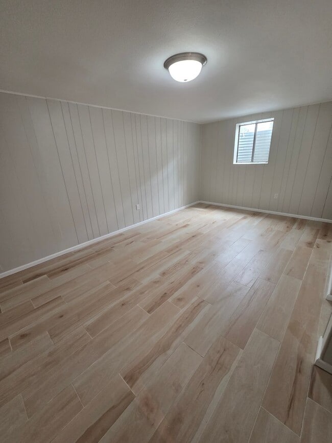 Building Photo - 710 W Cleveland Cir