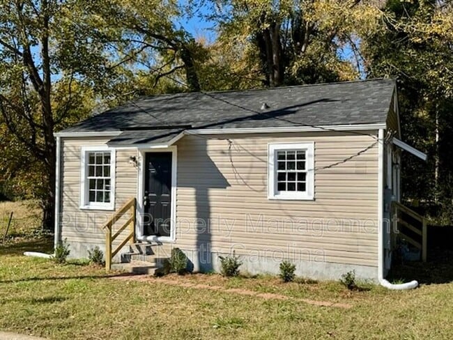 Building Photo - 903 Holt St