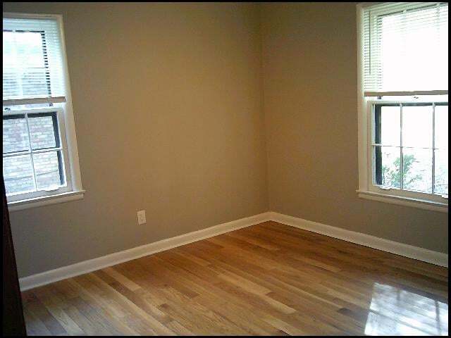 Building Photo - 303 Brookside Dr