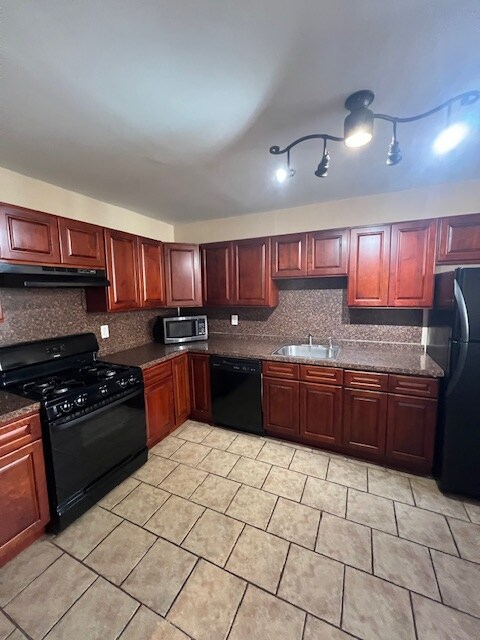 Building Photo - 1100 W Ritner St