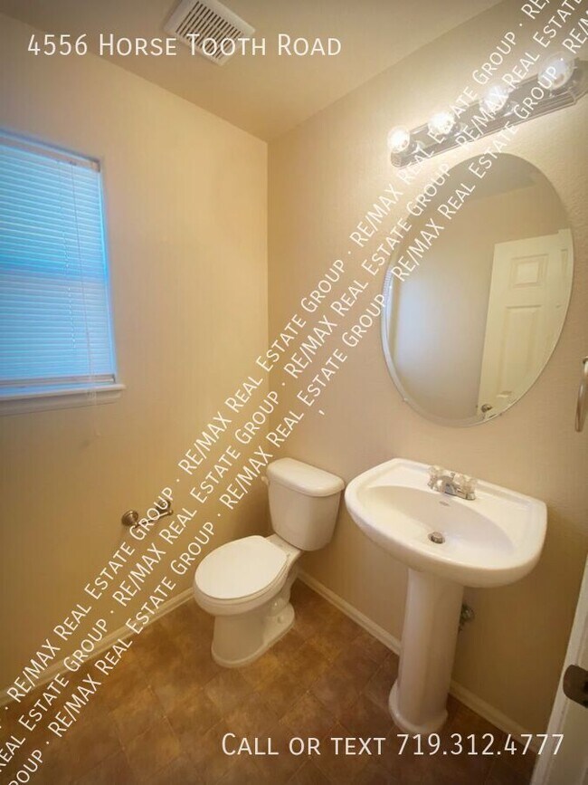 Building Photo - 4556 Horse Tooth Rd