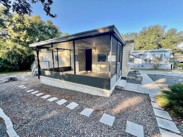 Building Photo - 825 Oakwood Dr