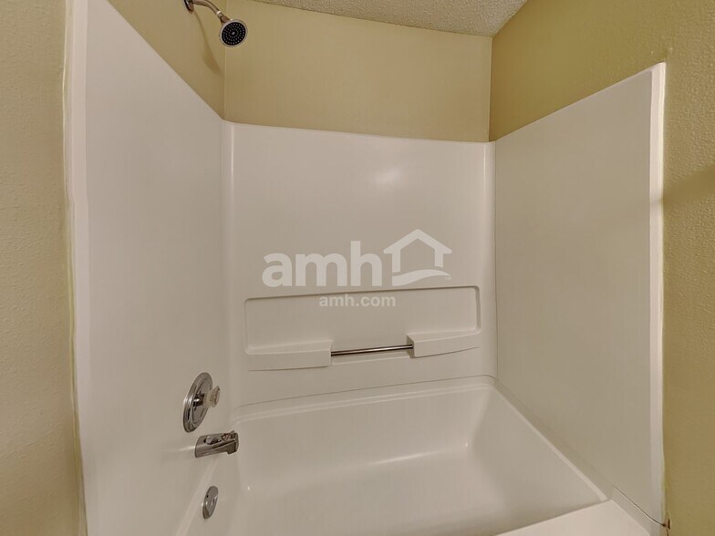 Building Photo - 6503 W Philadelphia Dr