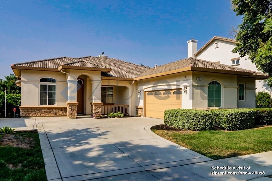 Building Photo - 665 Ray St