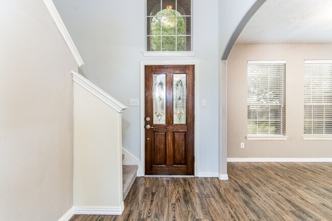 Building Photo - 22015 Field Green Dr