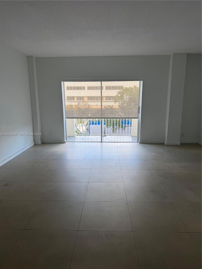 Building Photo - 1455 N Treasure Dr