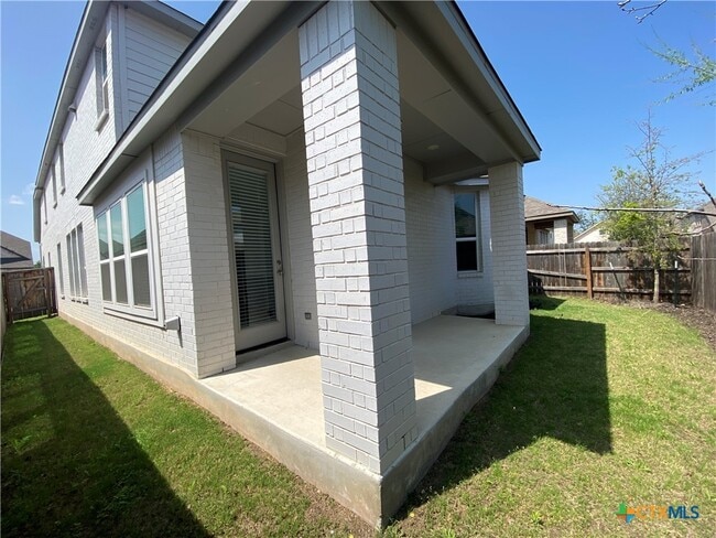 Building Photo - 1048 Easy Gruene