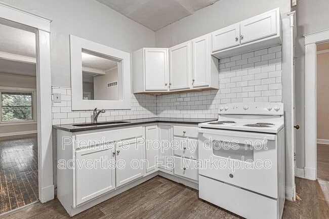 Building Photo - 573 S Crescent Ave