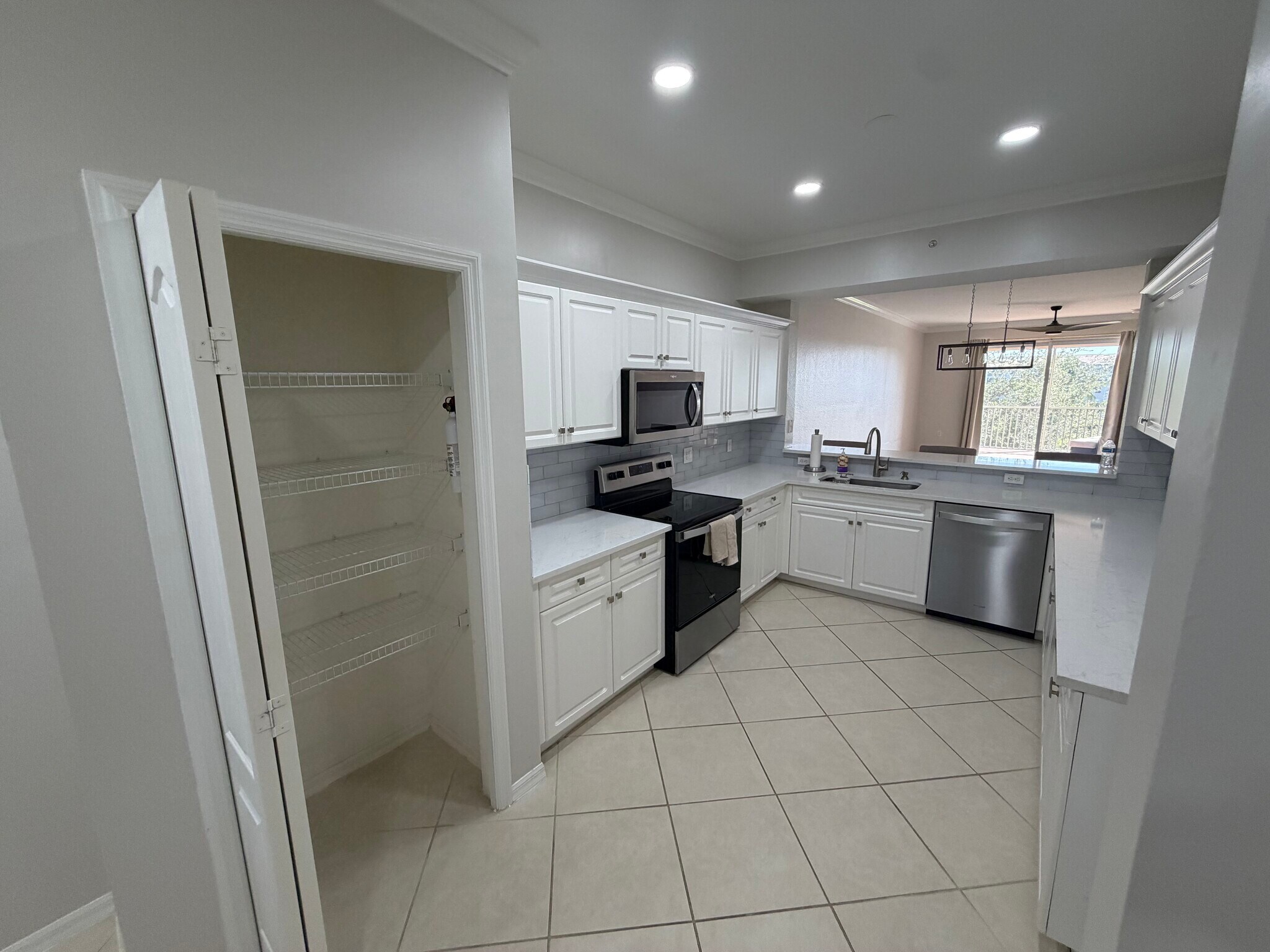 Building Photo - 8550 Kingbird Loop