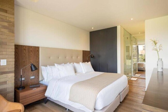 Primary Photo - 2.0 bedroom in Los Angeles California 90011