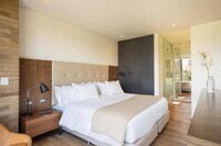 Building Photo - 2.0 bedroom in Los Angeles California 90011