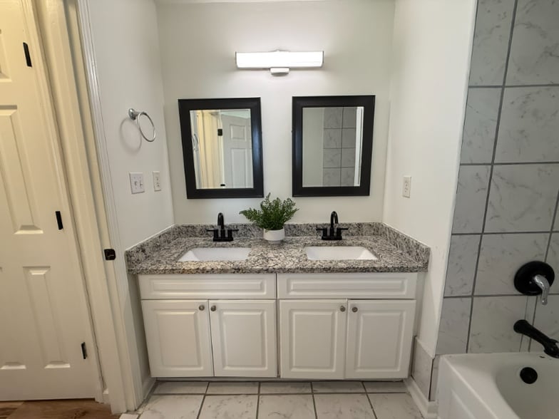 Building Photo - 1681 Stanton Rd SW