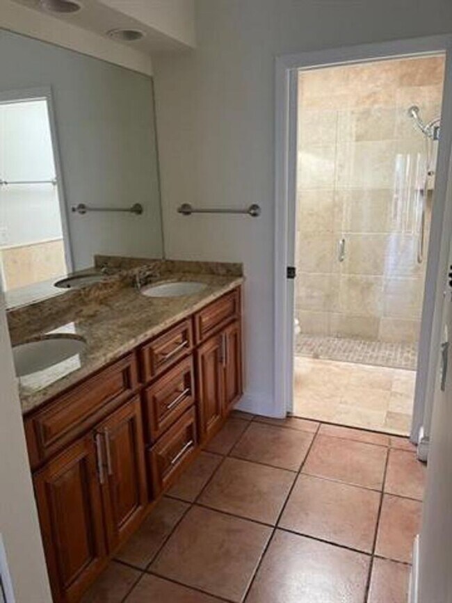 Building Photo - 1311 Seagrape Cir