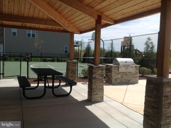 Building Photo - 204 Upper Brook Terrace