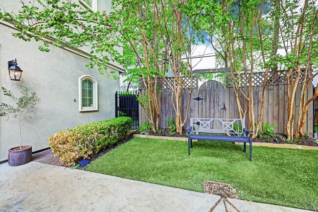 Building Photo - 514 Cortlandt St