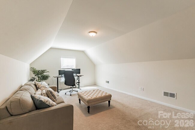 Building Photo - 5826 Castlecove Rd