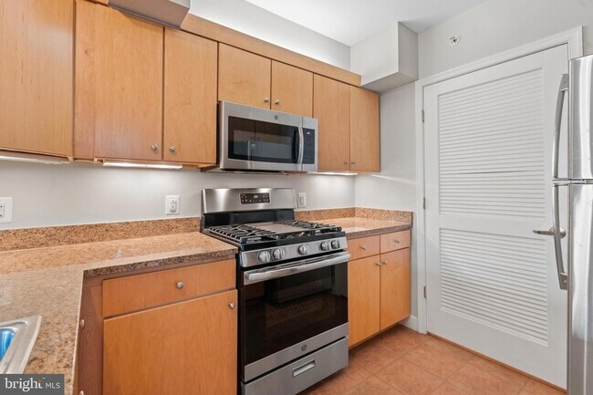 Building Photo - 631 D St NW