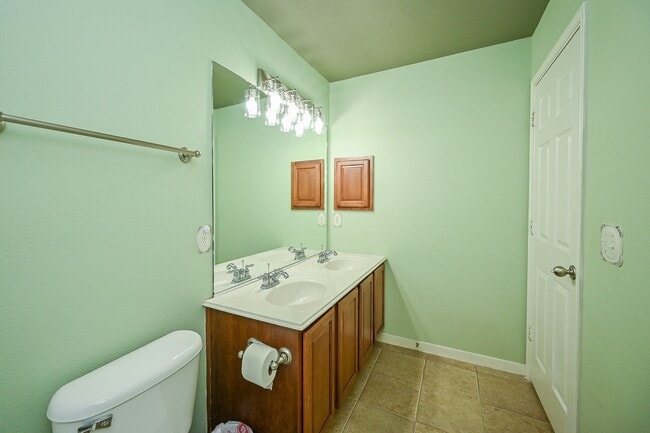 Building Photo - 2726 Redwick Dr
