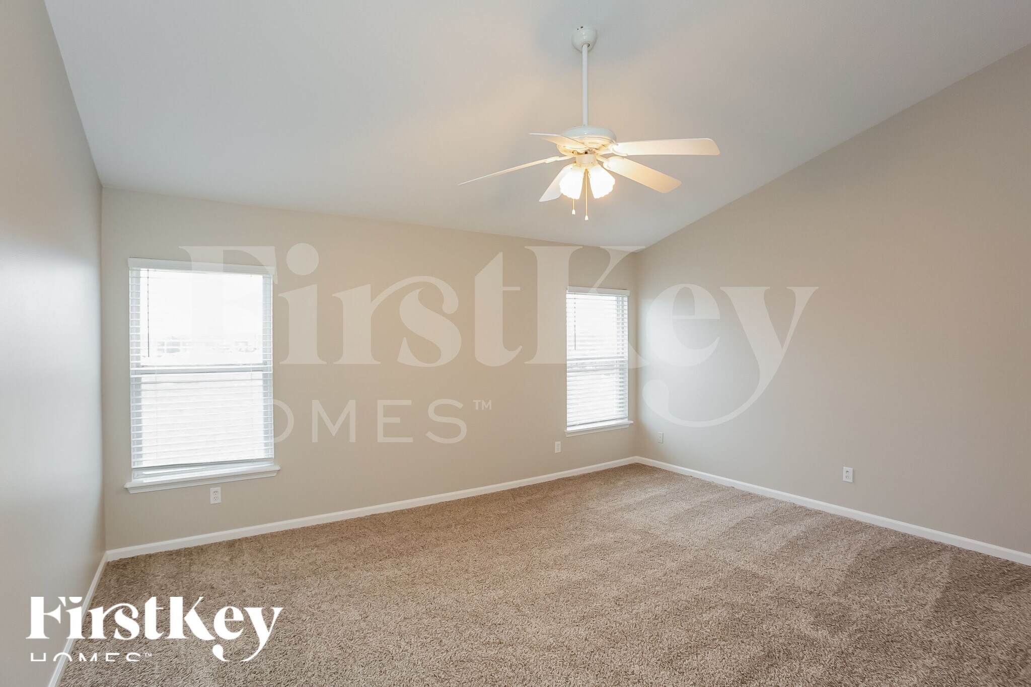 Building Photo - 13947 Royalwood Dr