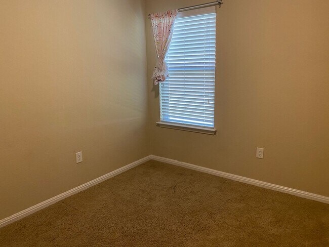 Building Photo - Three Bedroom, Two Bath, Two Car Garage, Washer and Dryer are included.