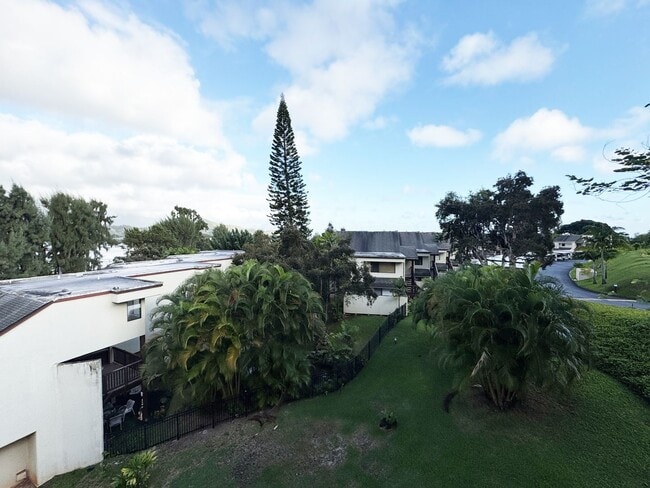 Building Photo - Recently Refreshed Kaneohe Townhouse