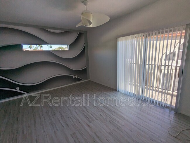 Building Photo - 10247 N 12th Pl