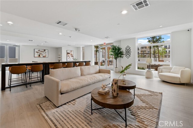 Building Photo - 168 S Monterey St